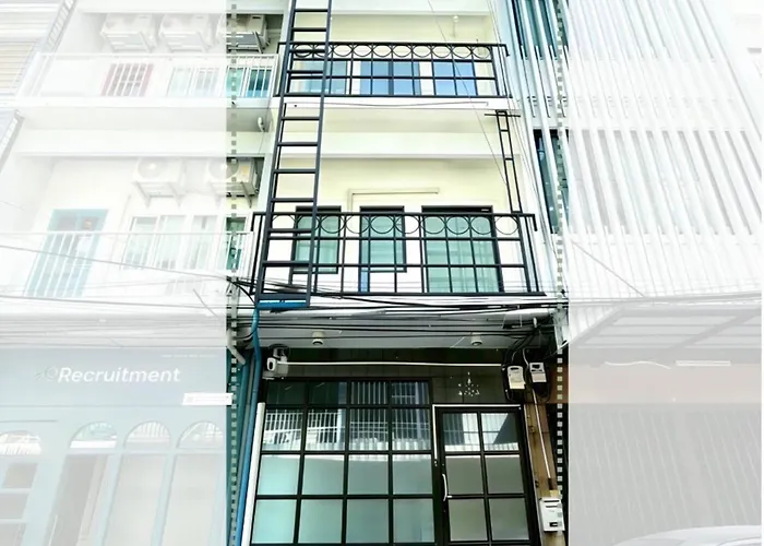 Ren Asoke L 8 Min To Bts&mrt Sukhumvit 3* 曼谷