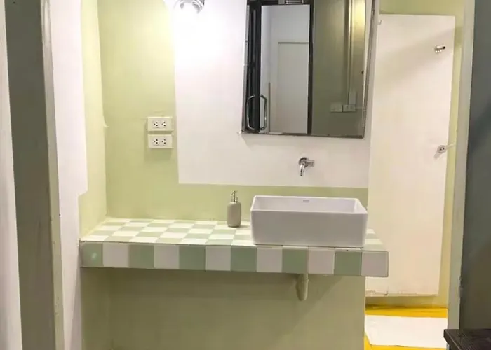 Ren Asoke L 8 Min To Bts&mrt Sukhumvit Pensión 3*